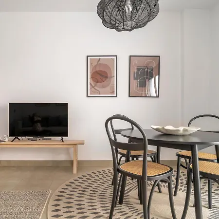 Sanders Uptown - Cute One-bedroom Near City Center Apartment